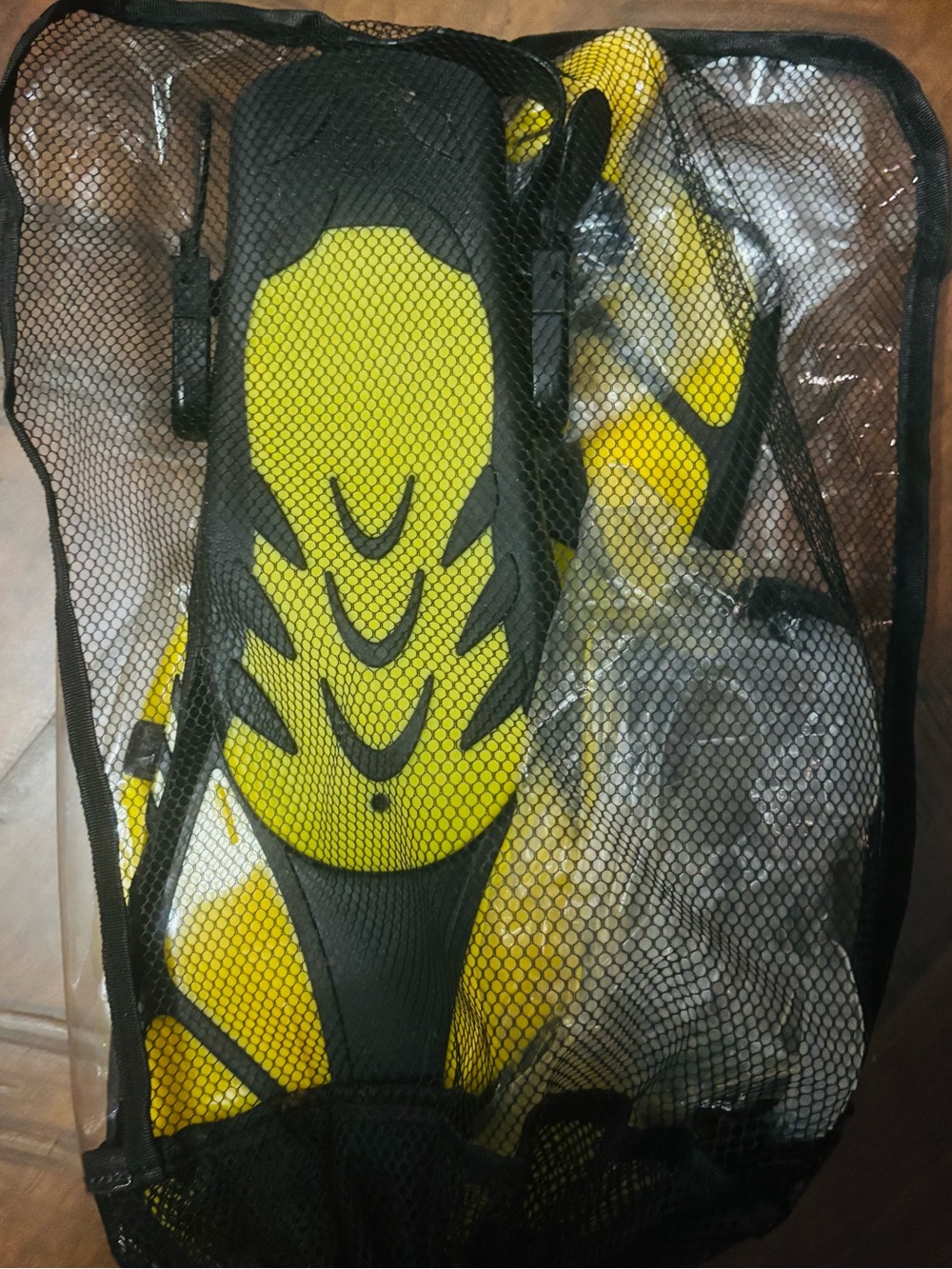 NEW In Mesh & Plastic Bag Yellow & Black 5pc Snorkel Set - Picture 4 of 12